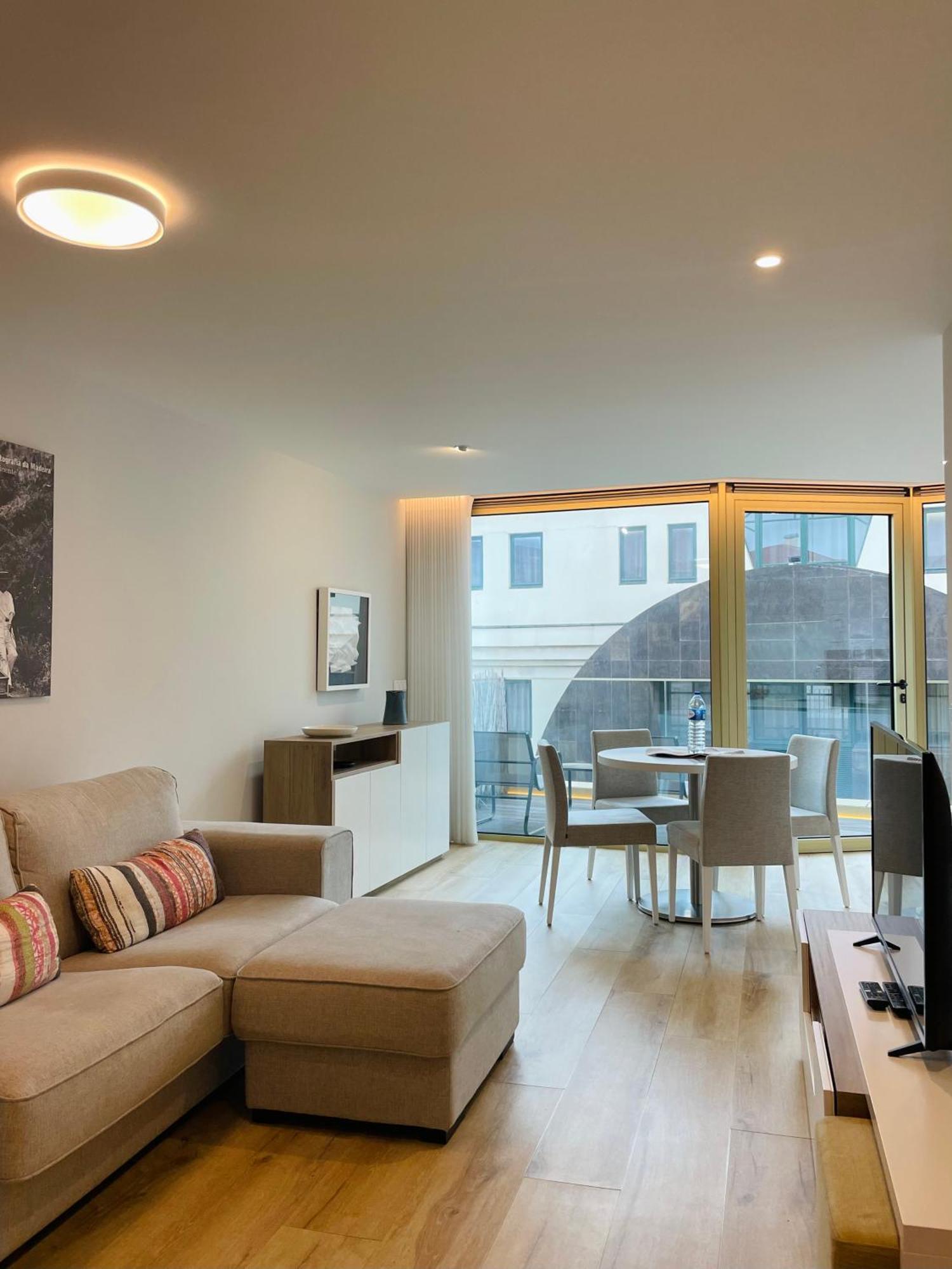 Hortas Residence 13 ฟุงชาล ภายนอก รูปภาพ
